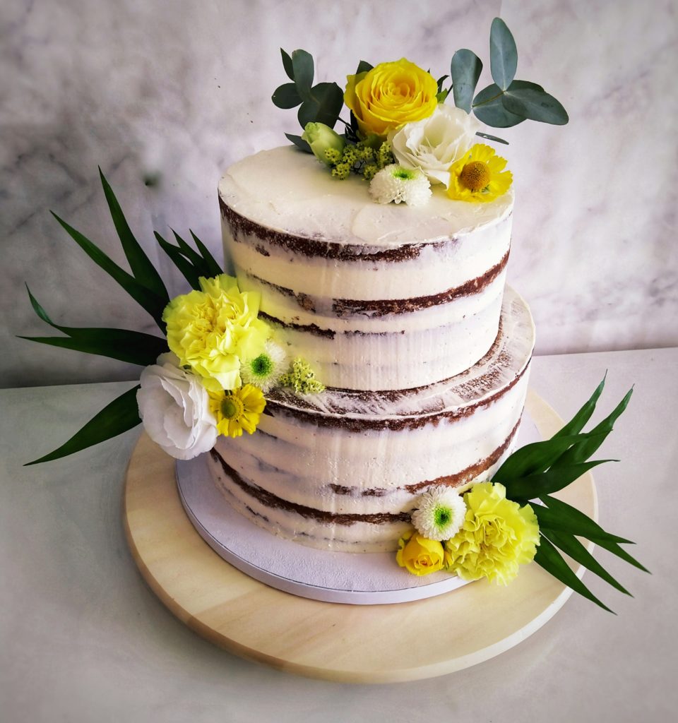 Wedding cake sur mesure. Layer cake fleuri